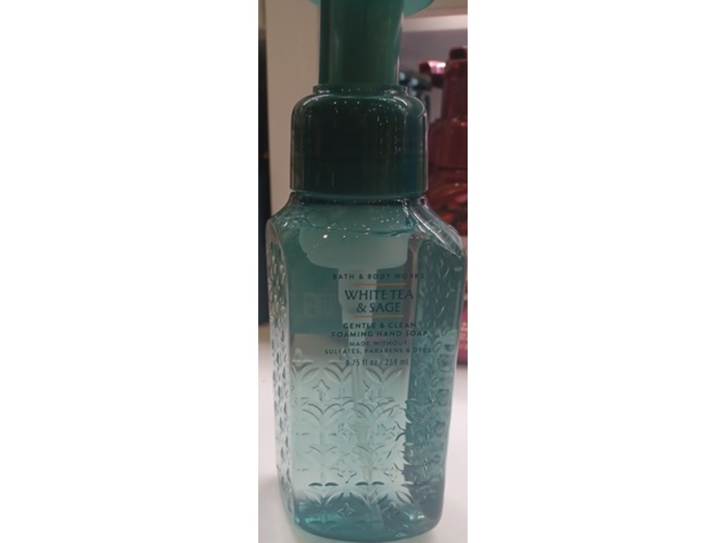 Bath & Body Works Gentle & Clean Foaming Hand Soap, White Tea & Sage, 8.75 fl oz/259 mL.