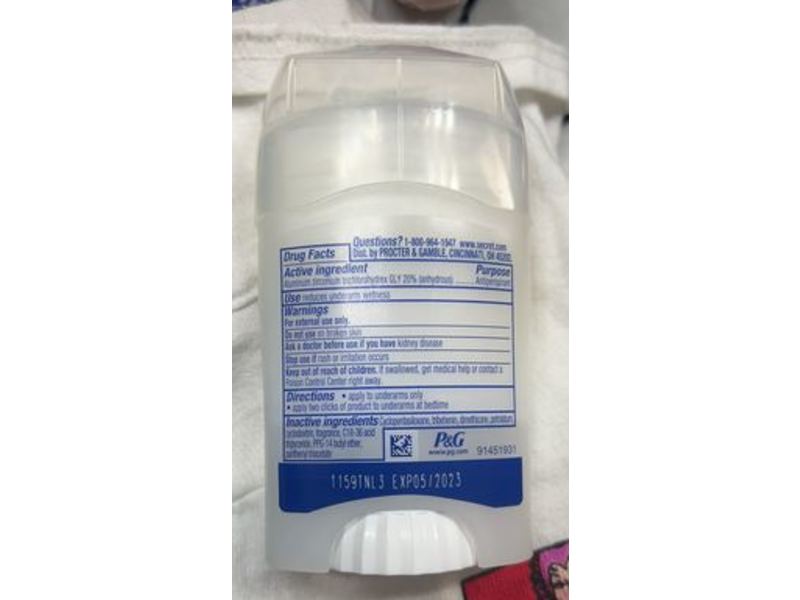 Secret Clinical Strength 48 Hr Soft Solid Antiperspirant, Light & Fresh, B5, 1.6 oz/45 g