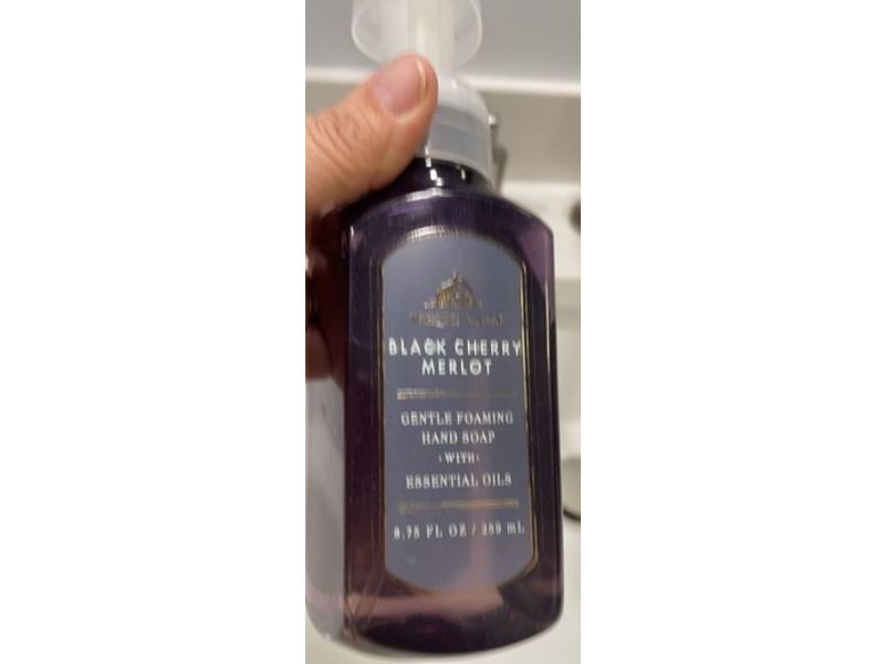 White Barn Black Cherry Merlot Gentle Foaming Hand Soap, 8.70 fl oz/259 mL