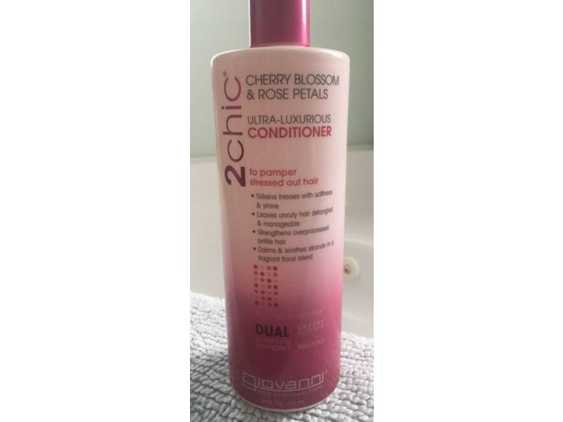 Giovanni Hair 2chic Ultra-Luxurious Conditioner, Cherry Blossom & Rose Petals, 24 fl oz/710 mL