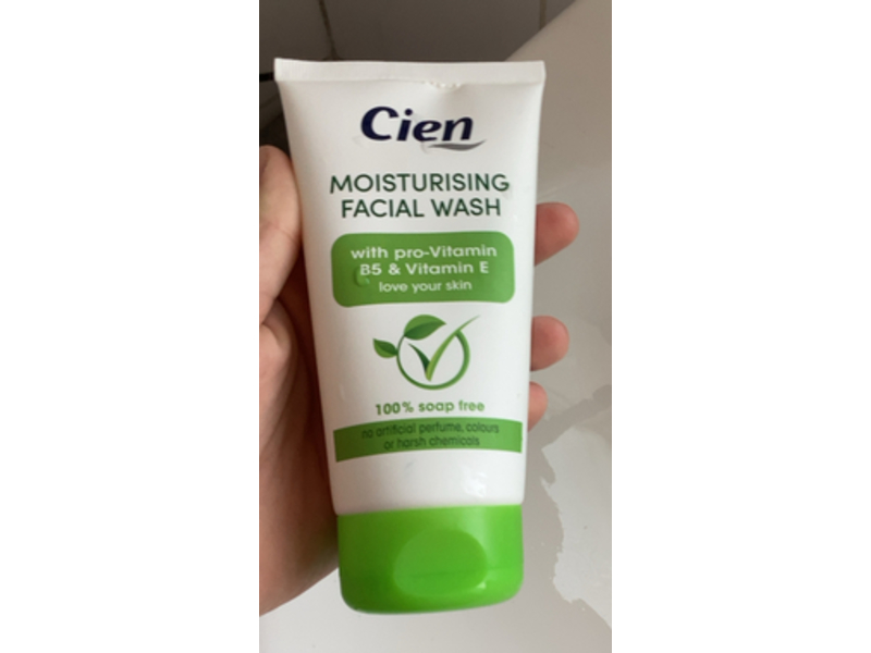 Cien Moisturizing Facial Wash, Pro-Vitamin B5 & Vitamin E, 150 mL