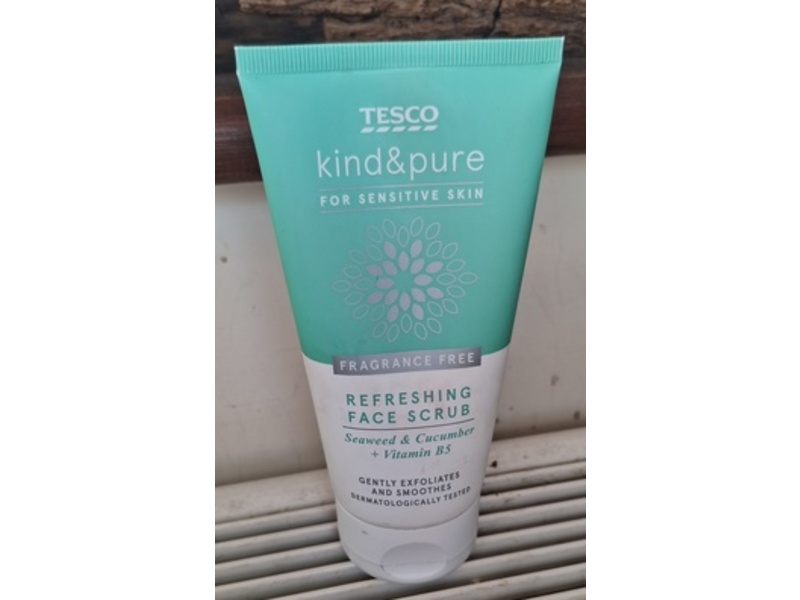 Tesco Kind & Pure Refreshing Face Scrub, Seaweed & Cucumber + Vitamin B5, 150 mL