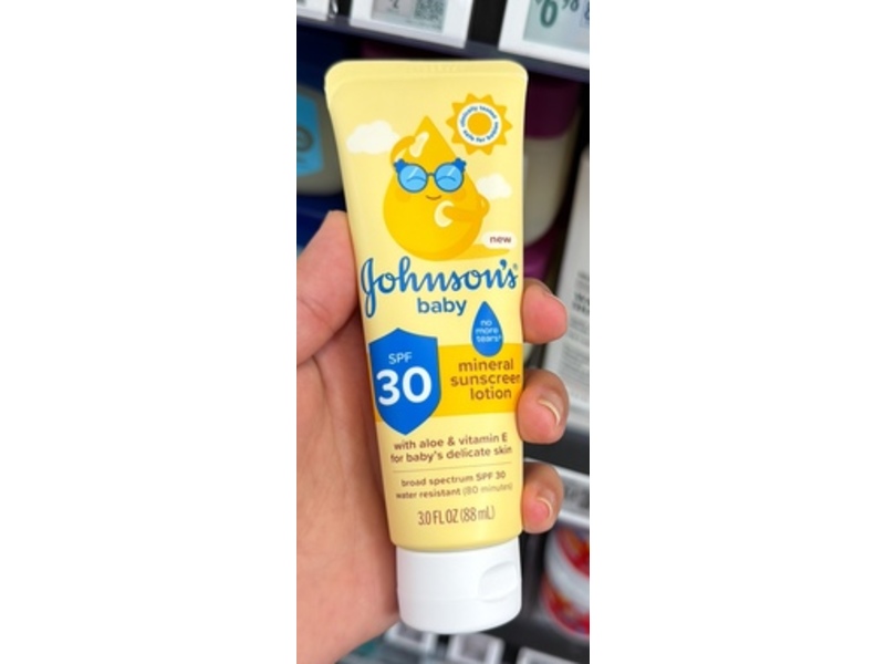 Johnson's Baby Mineral Sunscreen Lotion, SPF 30, Aloe+Vitamin E, 3.0 fl oz/88 mL