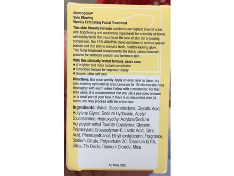 Neutrogena Skin Glowing Weekly Exfoliating Facial Treatment, 1.7 fl oz/50 mL