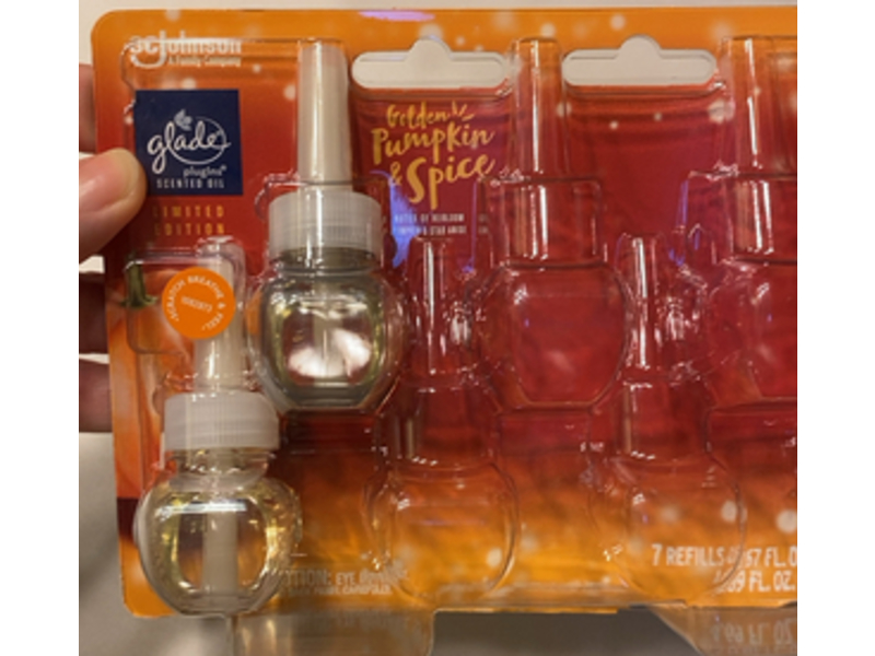 Glade PlugIns Refills Air Freshener, Golden Pumpkin & Spice, 67 fl oz/19.8 mL, Pack Of 7