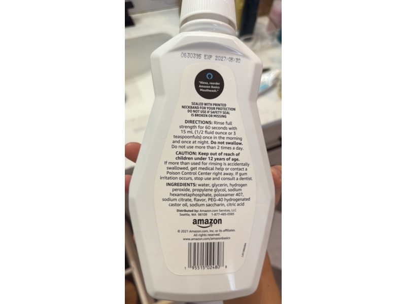 Amazon Basics Whitening Mouthwash, Clean Mint, 32 fl oz/946 mL