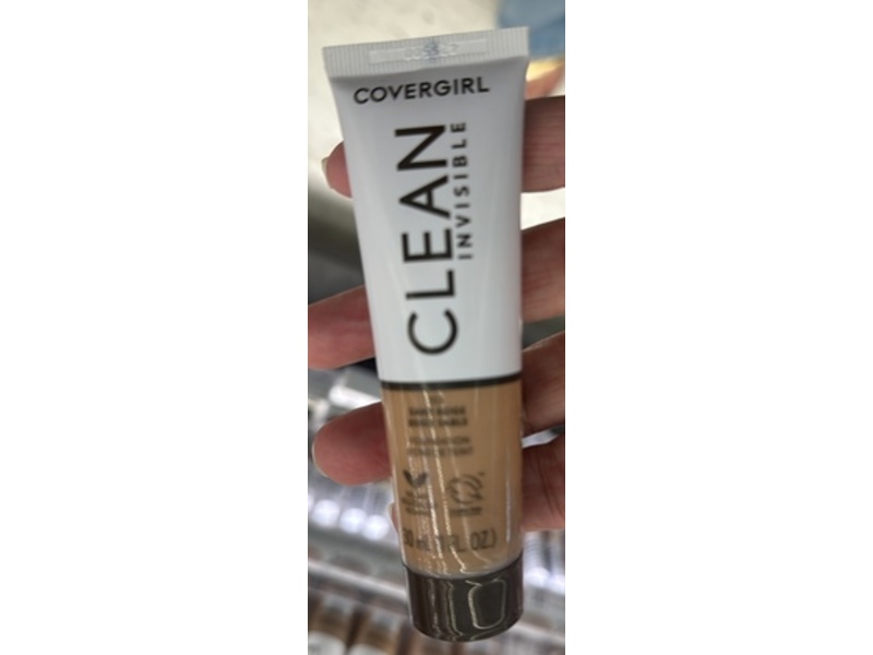 Covergirl Clean Invisible Foundation, 153 Sand Beige, 1 fl oz/30 mL