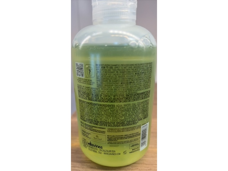 Davines Momo Moisturizing Shampoo, 8.5 fl oz/250 mL