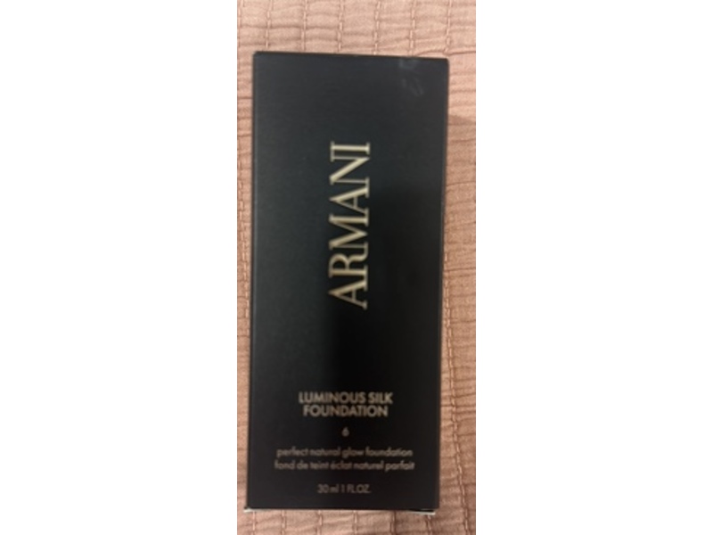 Giorgio Armani Luminous Silk Foundation, 6 Medium, 1 fl oz/30 mL