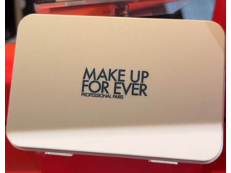 Make Up For Ever Hd Skin Matte Velvet Powder Foundation, 1R02 Cool Alabaster, 0.38 oz/11 g