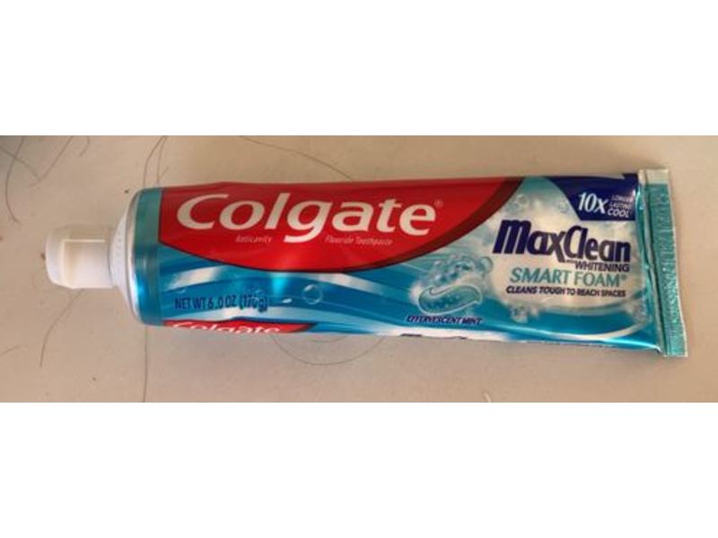 Colgate Max Clean Whitening Smart Foam Toothpaste, Effervescent Mint, 6.0 oz/170 g