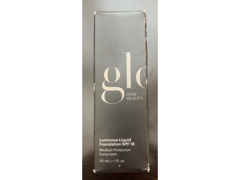 Glo Skin Beauty Luminous Liquid Foundation, SPF 18, Naturelle, 1 fl oz/30 mL