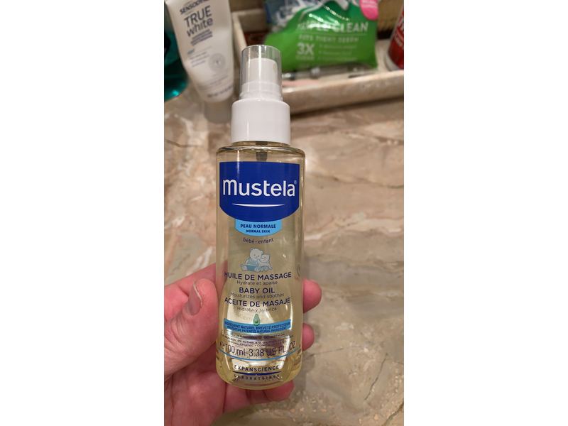 Mustela Baby Oil - Moisturizing Oil for Baby Massage - with Natural Avocado, Pomegranate & Sunflower Oil - 3.38 fl. oz.