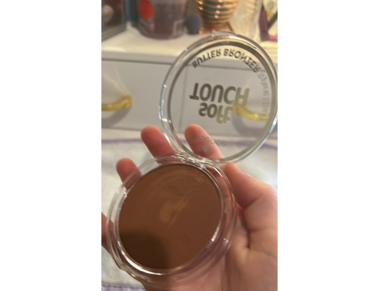 Essence Soft Touch Butter Bronzer, 30 Creamy Almond Butter, 0.35 oz/10 g