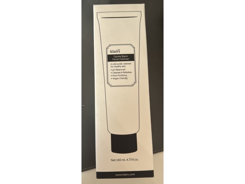 DearKlairs Gentle Black Facial Cleanser, 4.73 fl oz/140 mL