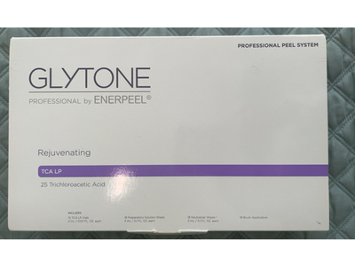 Glytone Rejuvenating Peel Set