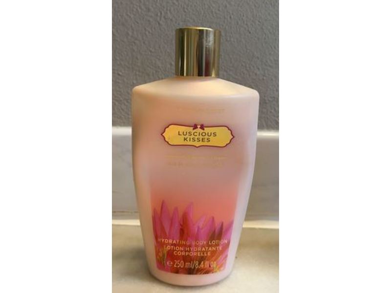 Victoria's Secret Hydrating Body Lotion, Luscious Kisses, 8.4 fl oz/250 mL