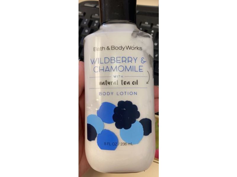 Bath and Body Works Body Lotion, Wildberry Chamomile, Natural Tea Oil, 8 fl oz/236 mL
