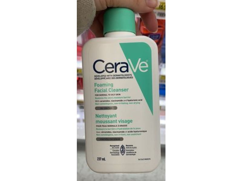 CeraVe Foaming Facial Cleanser, Normal to Oily Skin, 237 mL