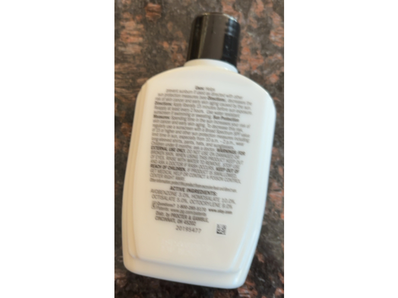 Olay Complete+ Daily Facial Moisturizer + Sunscreen, SPF 40, 6.0 fl oz/177 mL