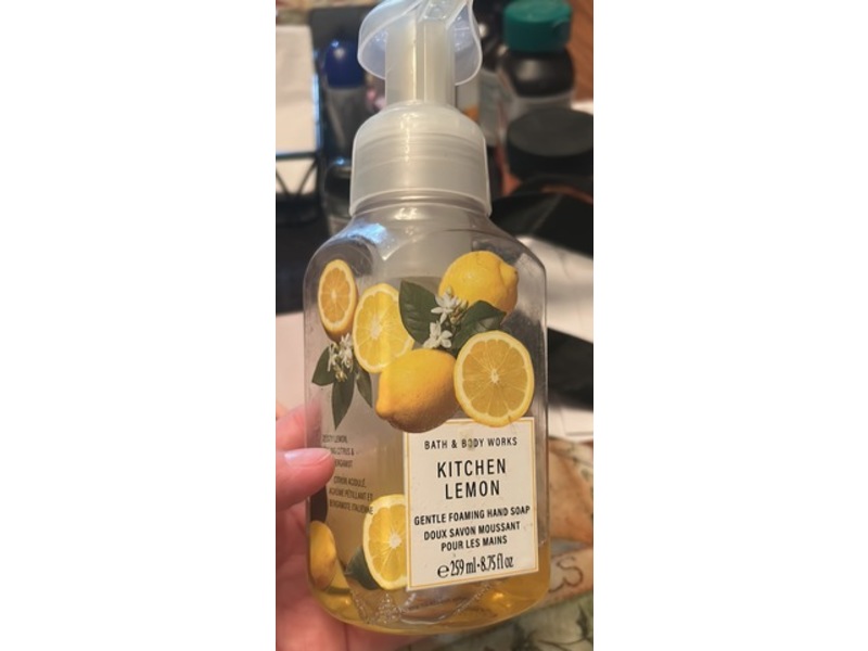 Bath & Body Works Gentle Foaming Hand Soap, Kitchen Soap, 8.75 fl oz/259 mL