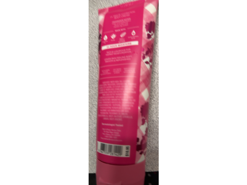 Bath & Body Works Gingham Gorgeous Ultimate Hydration Body Cream, Shea Butter + Hyaluronic Acid, 8 oz/226 g