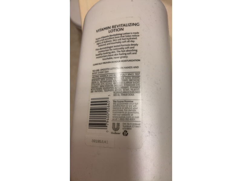 Suave Skin Solutions Vitamin Revitalization Lotion, 32 oz/946 mL