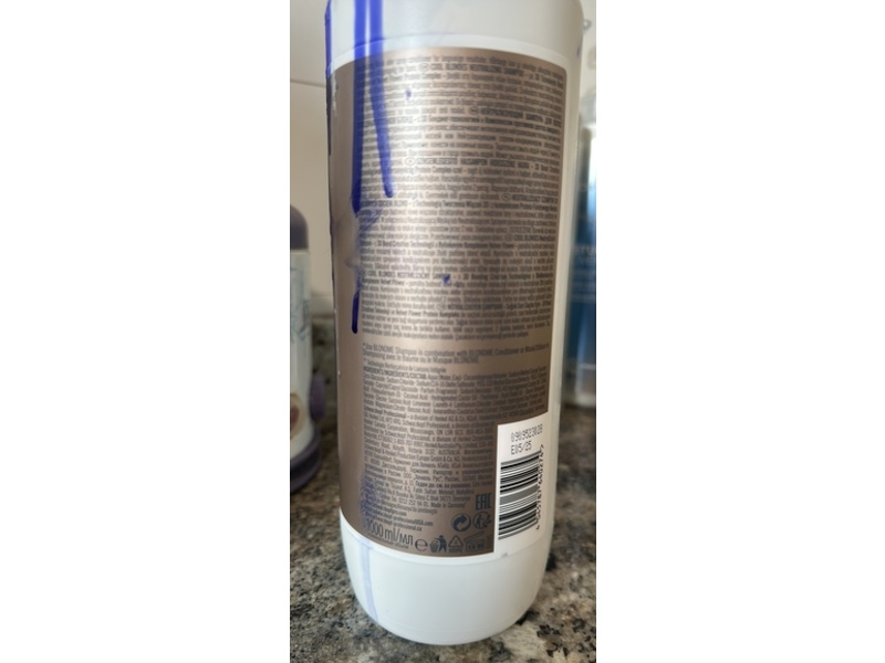 Schwarzkopf Professional BlondMe Neutralizing Shampoo, Cool Blondes, 33.8 fl oz/1000 mL