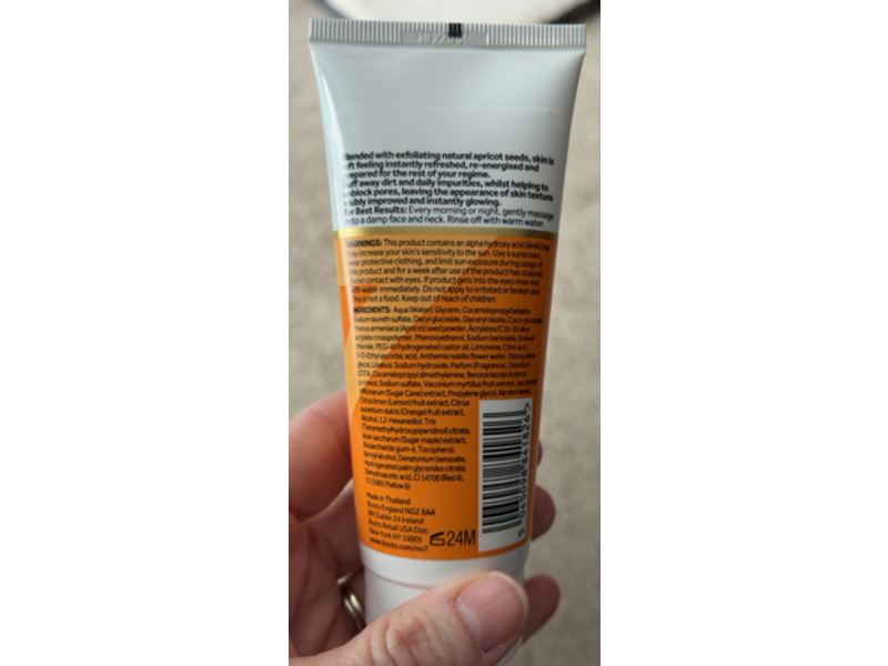 No 7 Radiance+ Daily Energising Exfoliating Cleanser, 3.3 fl oz/100 mL