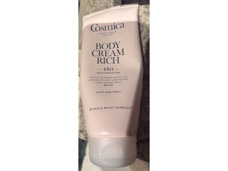 Cosmica Rich Moisturation Body Cream, 200 mL