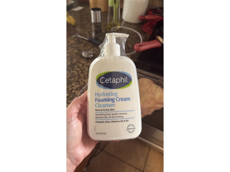 Cetaphil Hydrating Foaming Cream Cleanser, Dry to Normal Sensitive Skin, 16 fl oz/473 mL