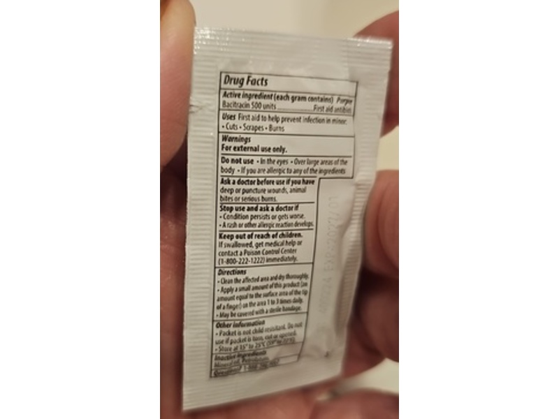 Major Pharmaceuticals Ointment, Bacitracin, 0.03 oz/0.9 g