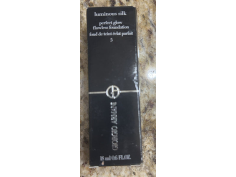 Giorgio Armani Luminous Silk Perfect Glow Flawless Foundation, 5, 0.6 fl o/18 mL
