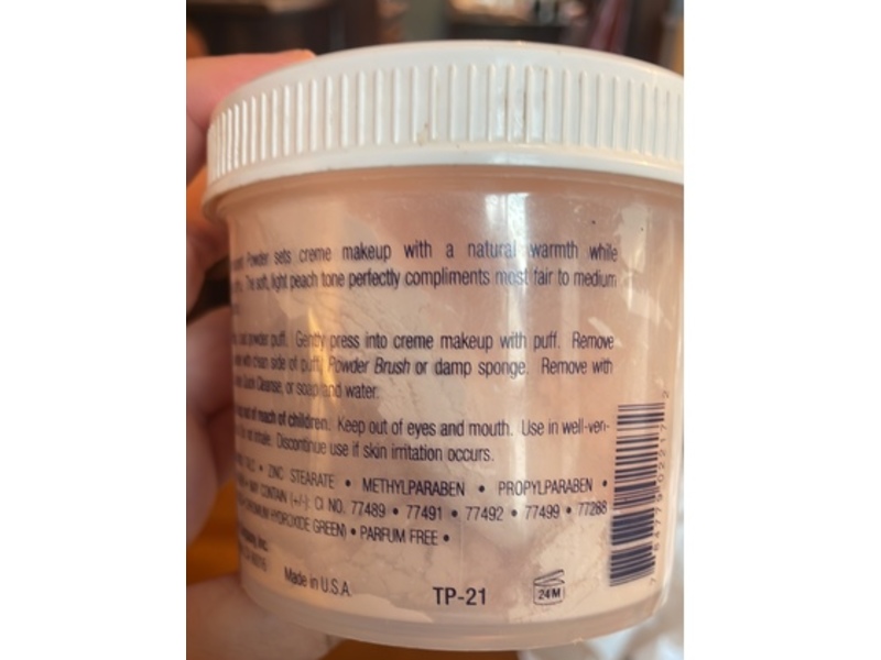 Ben Nye Translucent Face Powder, Fair, 8 oz/226 g