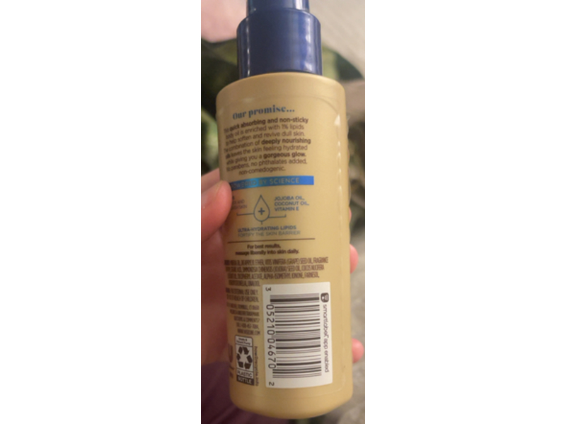 Vaseline Radiant X Replenishing Hydrating Body Oil, 1% Lipids, 3.7 fl oz/109 mL