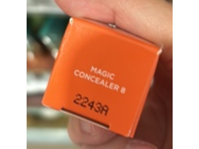 Juvia's Place I Am Magic Liquid Concealer, J8, 0.34 fl oz