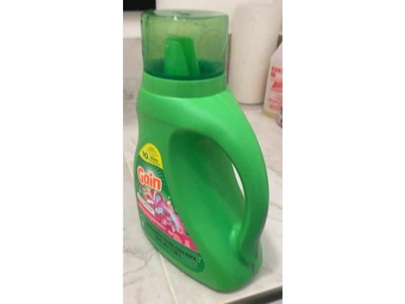 Gain + Aroma Boost Liquid Laundry Detergent, Spring Daydream, 1.36 L