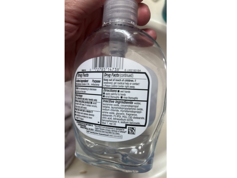 Studio Selection Antibacterial Hand Soap, Berries & White Tea Scented, 7.5 fl oz/221 mL