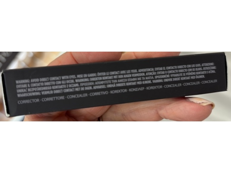 Laura Mercier Real Flawless Weightless Perfecting Concealer, 2C2, 0.18 fl oz/5.4 mL