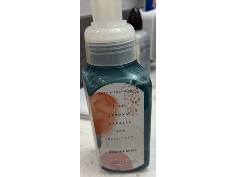 Bath & Body Works Gentle & Clean Foaming Hand Soap, Seaside Skies, 8.75 fl oz/253 mL