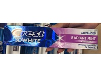 Crest 3D White Fluoride Anticavity Toothpaste, Radiant Mint, 4.9 oz/138 g - Image 3