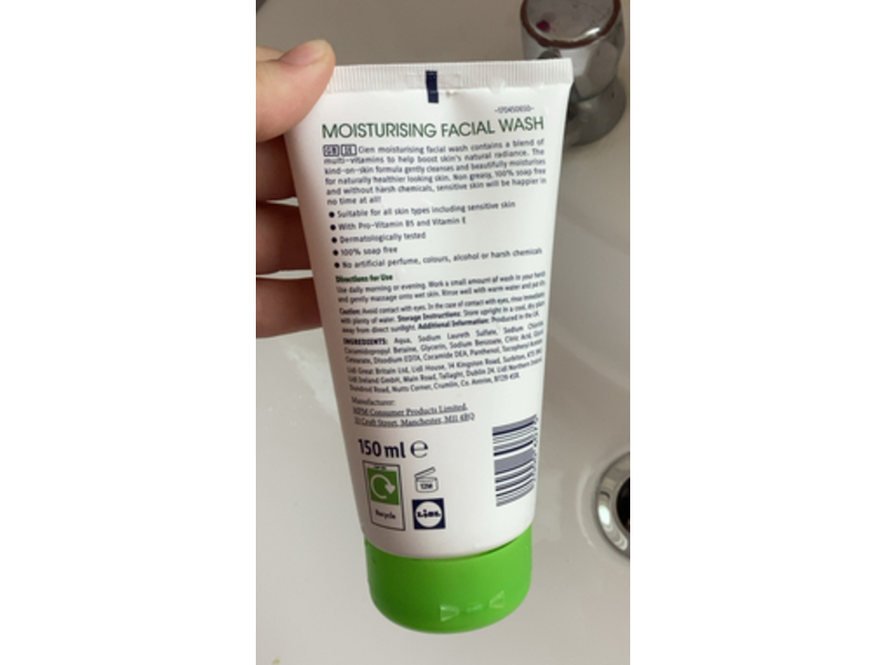 Cien Moisturizing Facial Wash, Pro-Vitamin B5 & Vitamin E, 150 mL