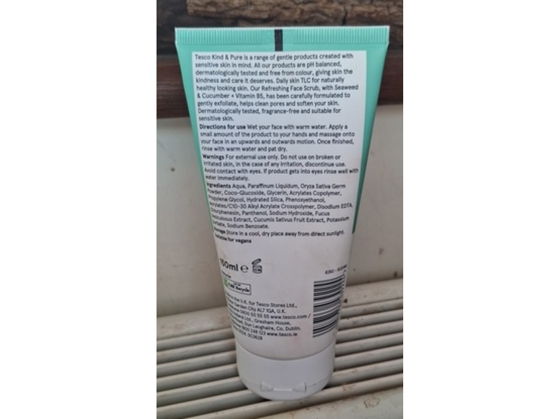 Tesco Kind & Pure Refreshing Face Scrub, Seaweed & Cucumber + Vitamin B5, 150 mL