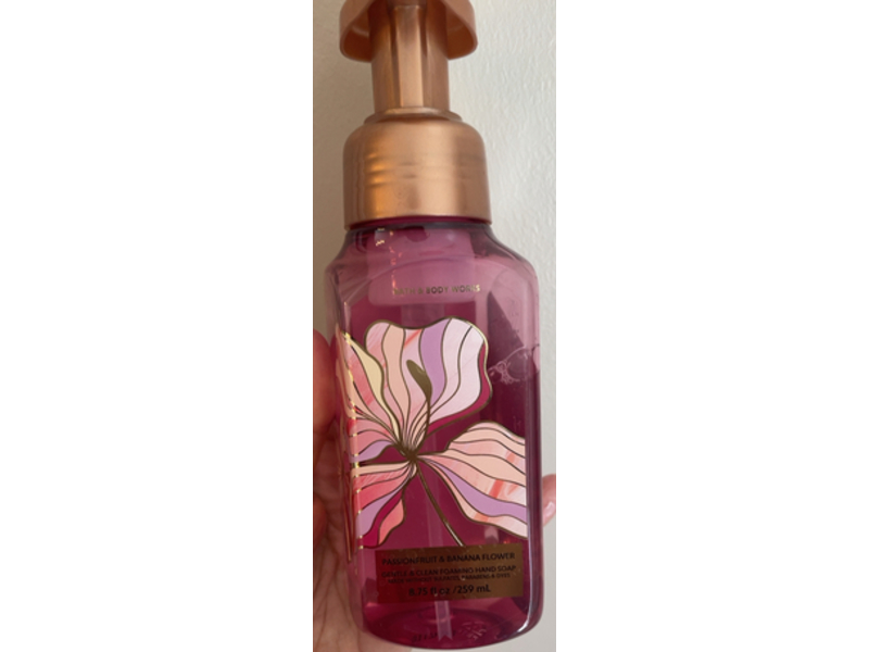 Bath & Body Works Gentle Foaming Hand Soap, Passionfruit & Banana Flower, 8.75 fl oz/259 mL, Pack Of 2