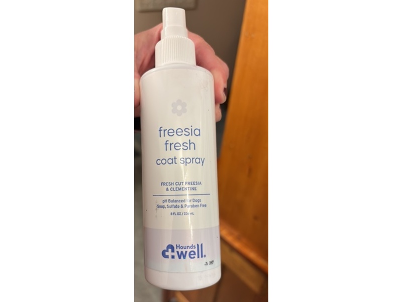 Hounds Well Freesia Fresh Coat Spray, 8 fl oz/236 mL
