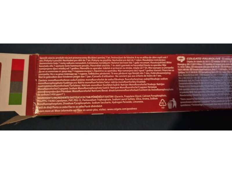 Colgate Max White Expert Whitening Toothpaste, Original, 75 mL