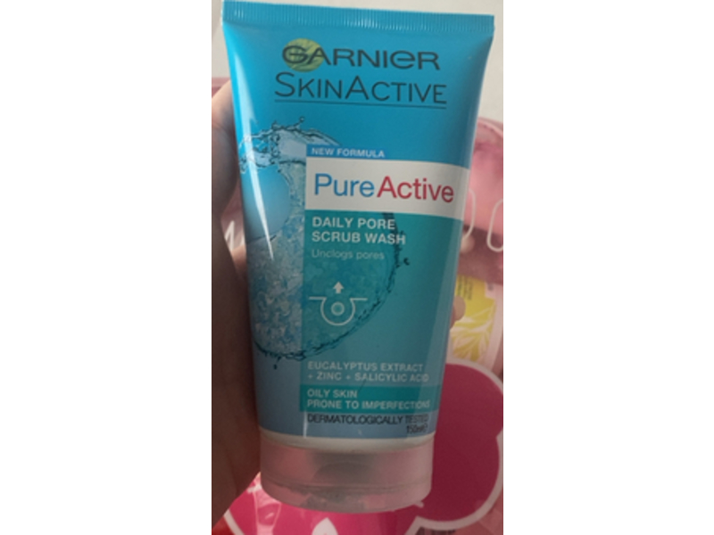 Garnier Skinactive Daily Pore Scrub Wash, Eucalyptus Extract + Zinc + Salicylic Acid, 150 mL