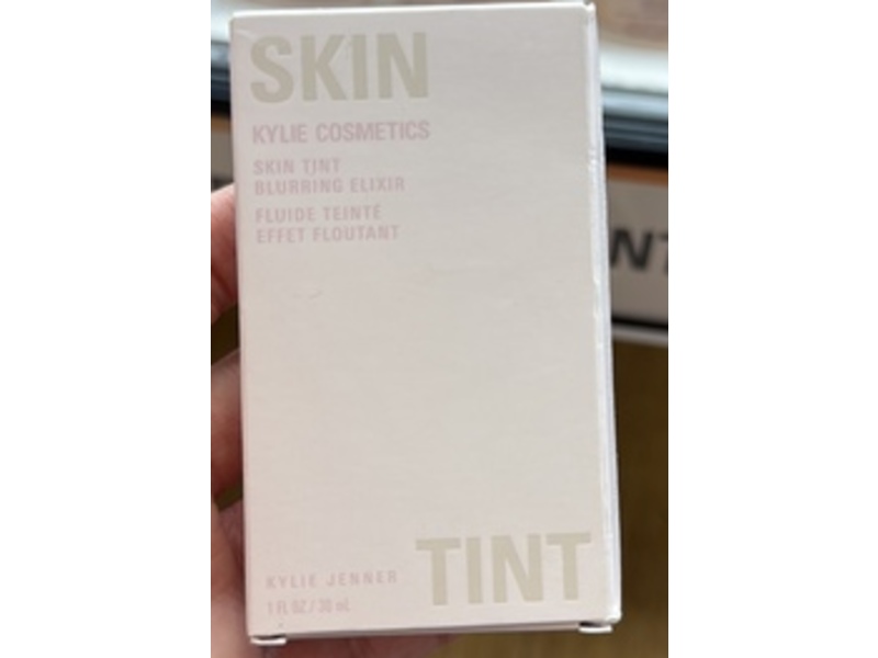 Kylie Jenner Skin Tint Blurring Elixir, 6W, 1 fl oz/30 mL