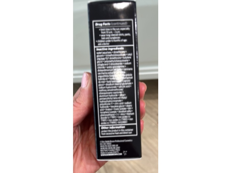 Bobbi Brown Weightless Skin Foundation, SPF 15, Almond (C-084 / 7), 1 fl oz/30 mL