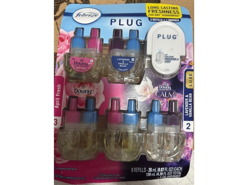 Febreze x Downy Plug Scented Oil Refill & Oil Warmer, April Fresh + Lavender & Vanilla Bean, 0.87 fl oz/26 mL, 5 Count